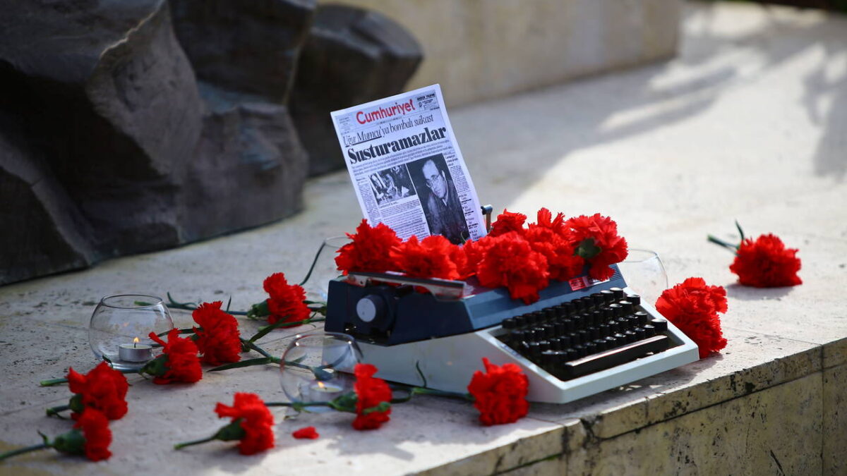 Uğur Mumcu tüm yurtta etkinliklerle anıldı: Kırılma noktasıydı