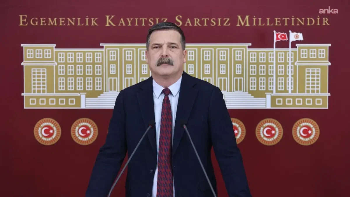 Erkan Baş: ‘Meclis gizlice tatilde, halkın sorunları ise mesaiye devam ediyor’