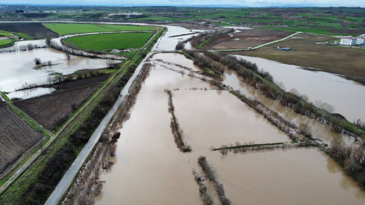 Metrekareye 60 kilogram yağış düştü… Tunca Nehri’nde kritik artış!