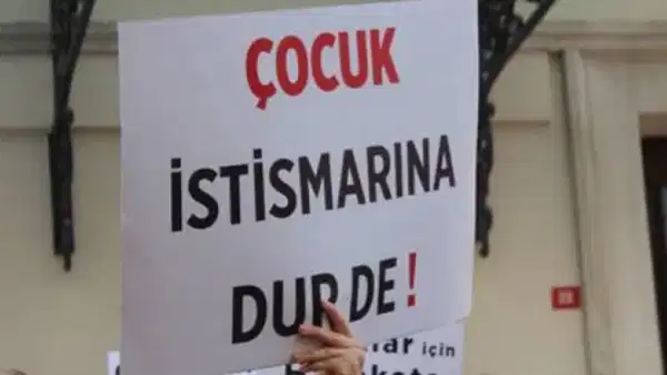 11 yaşındaki çocuğunun müstehcen görüntülerini paylaşan anne gözaltına alındı