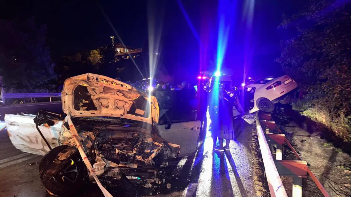 Burdur’da 4 aracın karıştığı zincirleme kaza: 4 ölü, çok sayıda yaralı