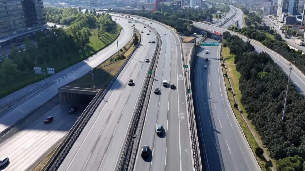 İstanbul’da trafik durumu: Bayramın ikinci gününde yol durumu…