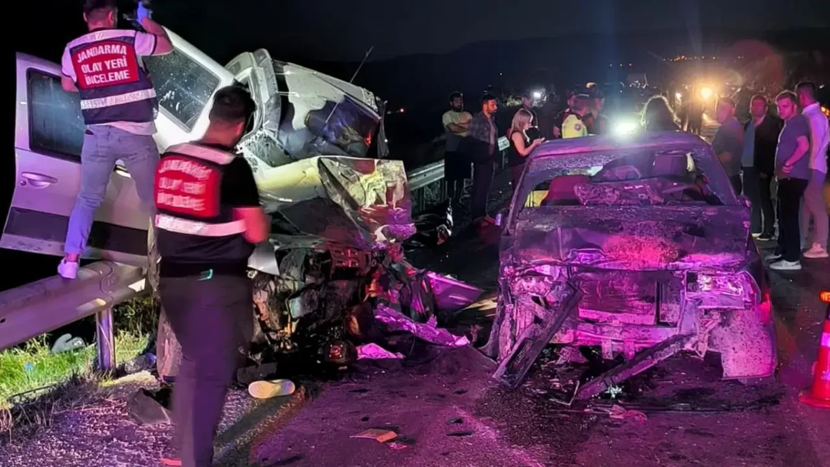 Mersin’de 3 araç birbirine girdi: 1 ölü, 5 yaralı