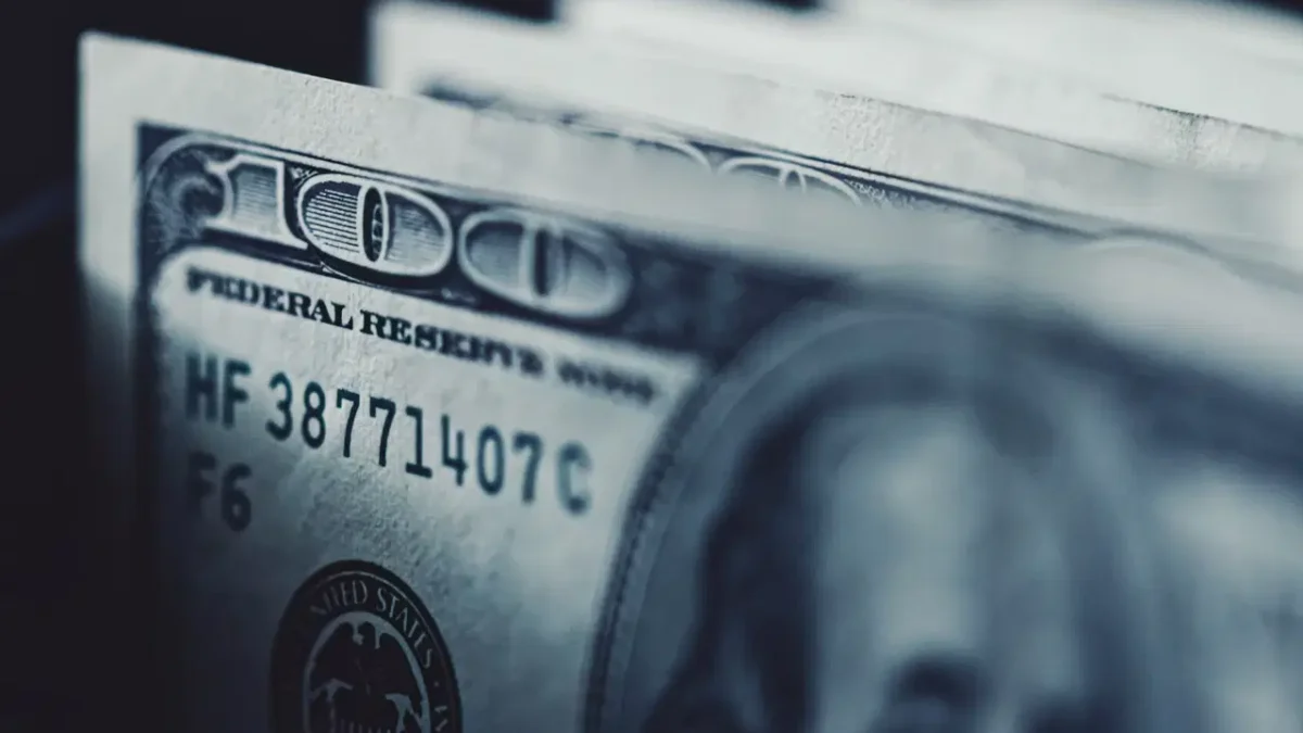 Bayram tatilinde kur depremi: Dolar/TL rekor kırdı