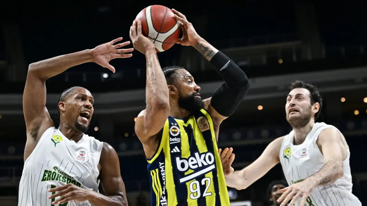 Fenerbahçe Beko seride avantajı aldı!