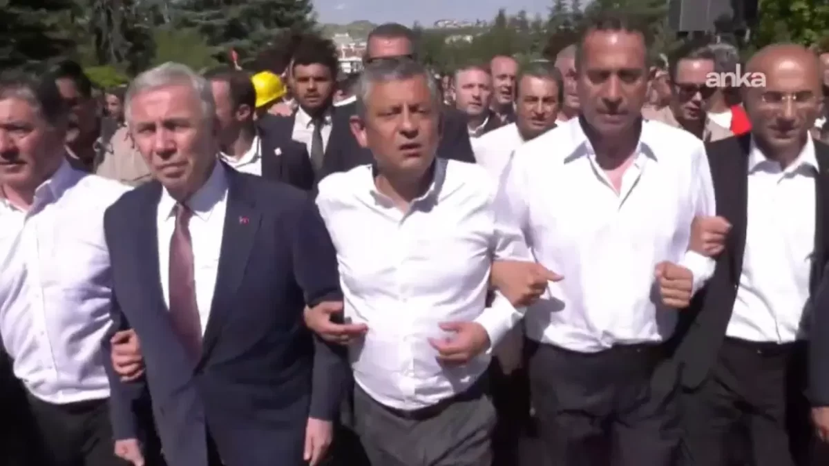 Özgür Özel’den Kemal Kılıçdaroğlu’nun sözlerine yanıt: ‘Kemal Bey bu sözleri hazır bir metinden kullanıyor’