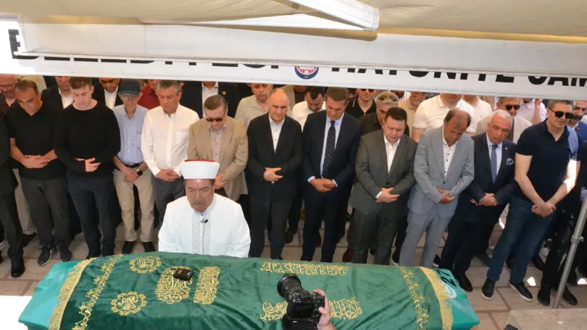 Özgür Özel’in amcası son yolculuğuna uğurlandı