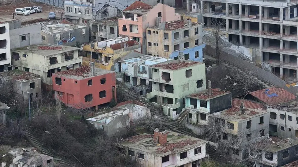 Hazine arazilerini evsiz kent yoksullarına yüksek bedelle satan mafyanın 70’lerde hızı kesildi