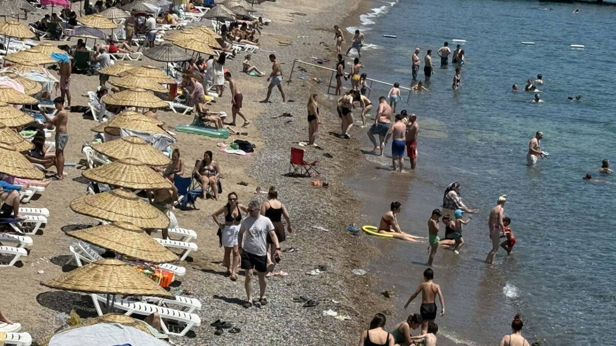 Sahiller doldu taştı: Kurban Bayramı’nın ilk gününde Bodrum’da yoğunluk