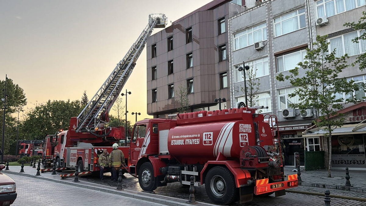 Fatih’te otel yangını: 1 kişi hayatını kaybetti