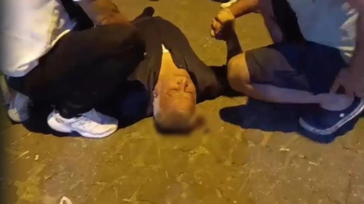 Çıkan kavgada başından yaralandı: Kanlar içinde yerde kaldı